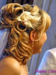 Свадебная причска невесты со средними волосами